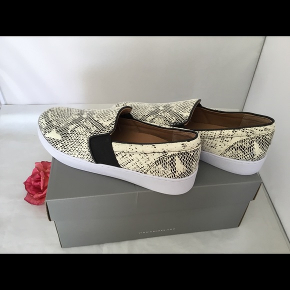 Vionic Shoes - LAST PAIR SIZE 8 NWT VIONIC DEMETRA SLIP ON SHOES